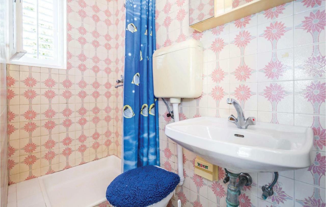 1 Bedroom Amazing Apartment In קמפור מראה חיצוני תמונה